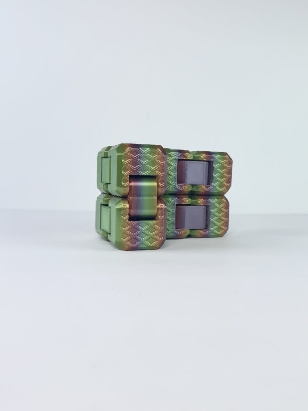 the tinker cube: rainbow moss large