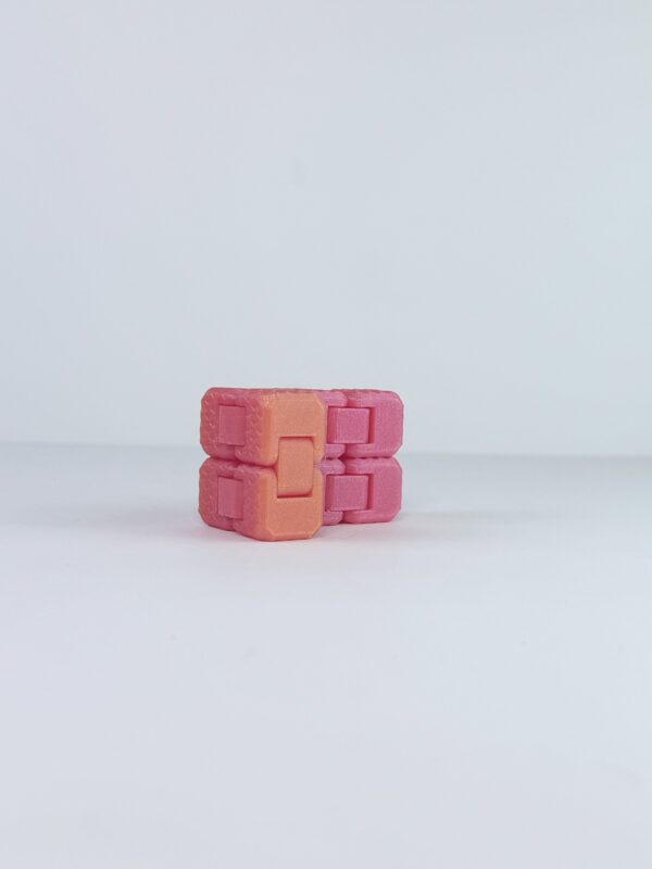 the tinker cube: rainbow moss large