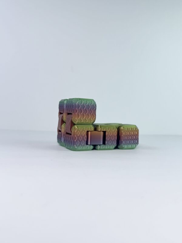 the tinker cube: rainbow moss medium